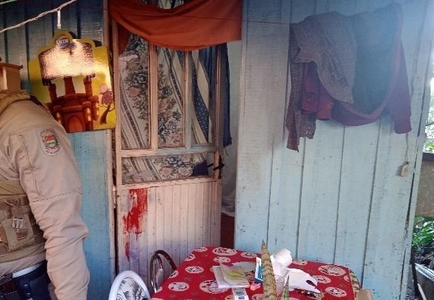 Mulher é encontrada morta dentro de casa em Xanxerê; vítima apresentava sinais de violência