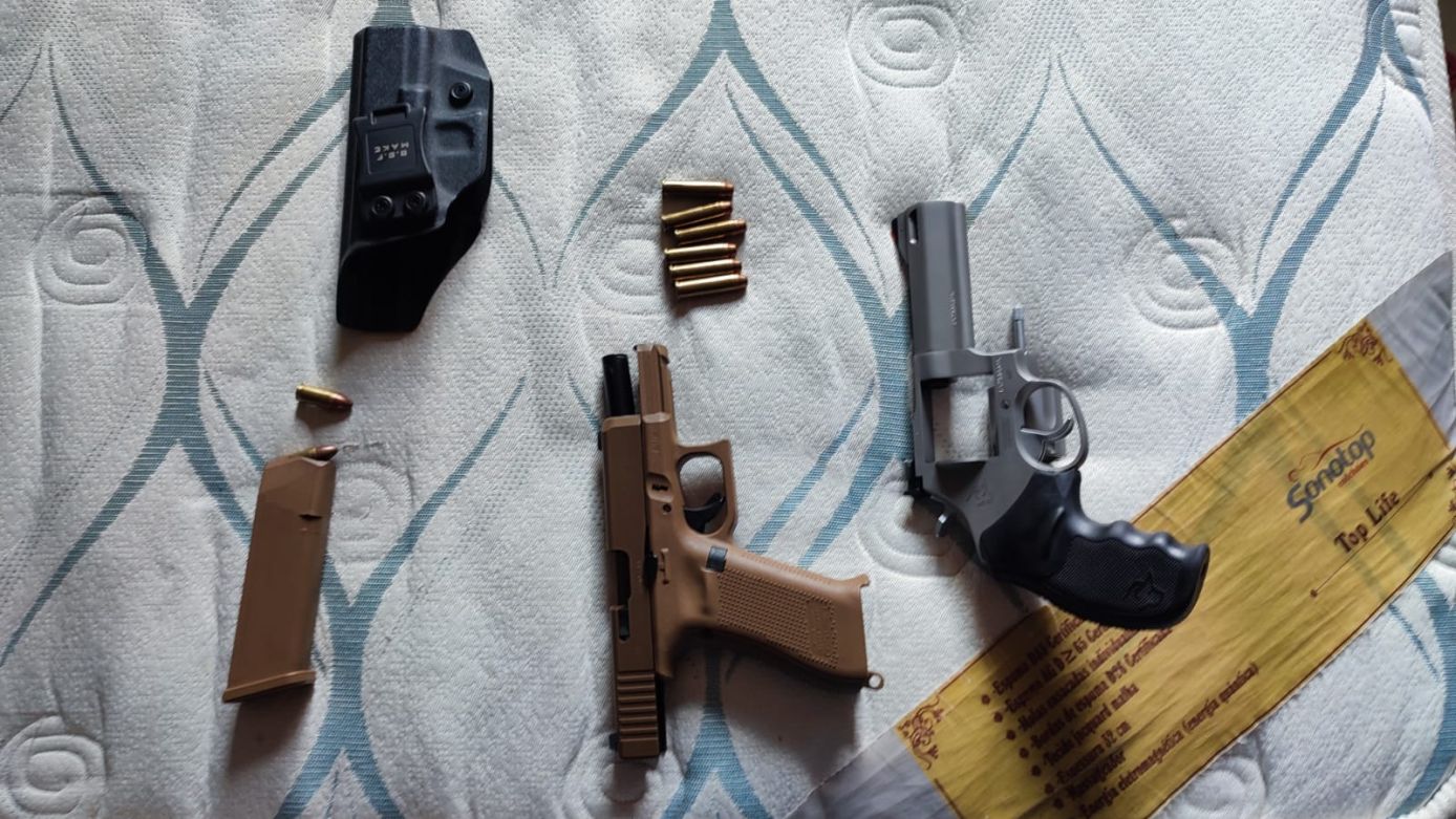 Polícia Civil apreende armas de fogo, arma de pressão e outros objetos em município do Oeste