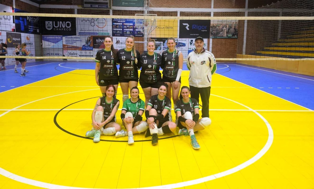Equipes de vôlei adulto de Xanxerê estreiam no próximo domingo nos Jogos da Amai