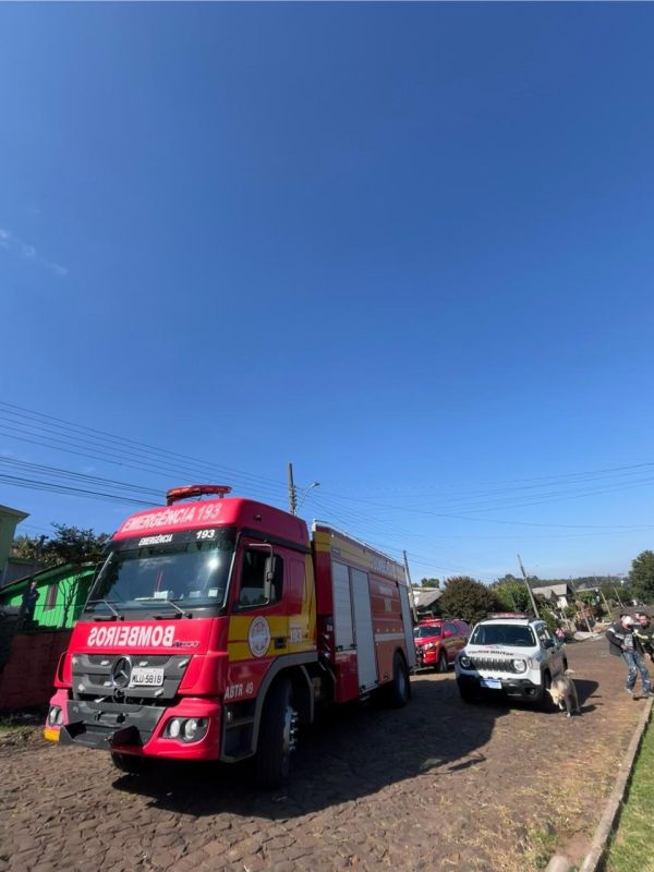 Bombeiros atendem princípio de incêndio provocado intencionalmente em residência em município do Oeste