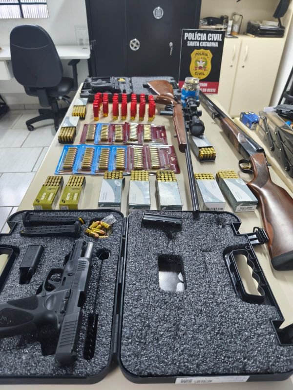 Homem é preso por porte ilegal de arma de fogo em município do Oeste 