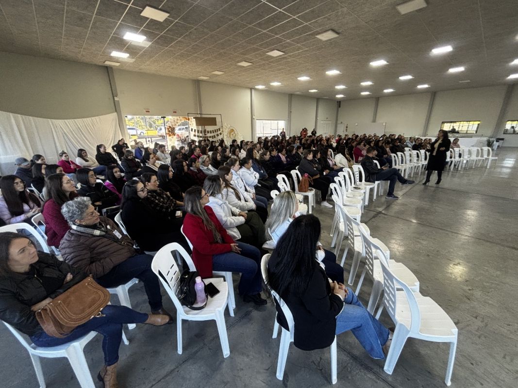 HRSP reúne aproximadamente 500 profissionais da saúde em formação técnica sobre aleitamento materno