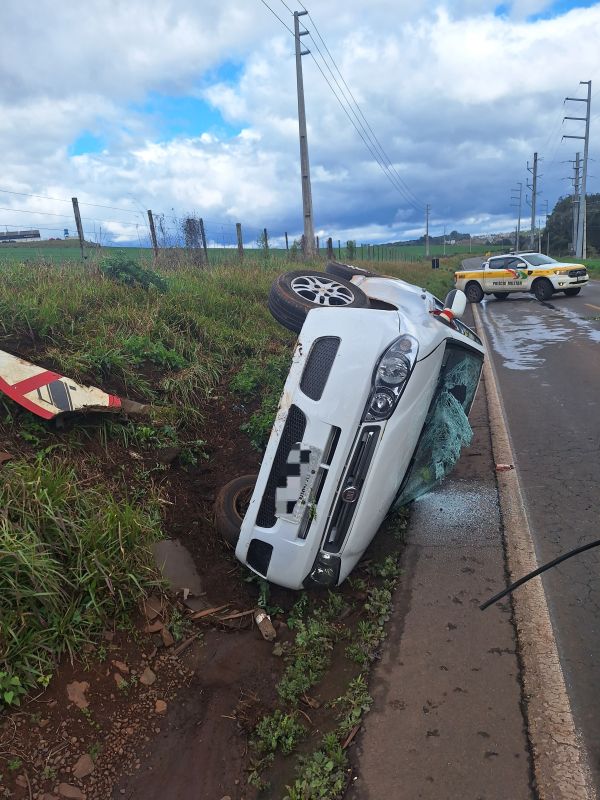 Acidente após ultrapassagem malsucedida deixa mulher ferida na SC-484 em Chapecó