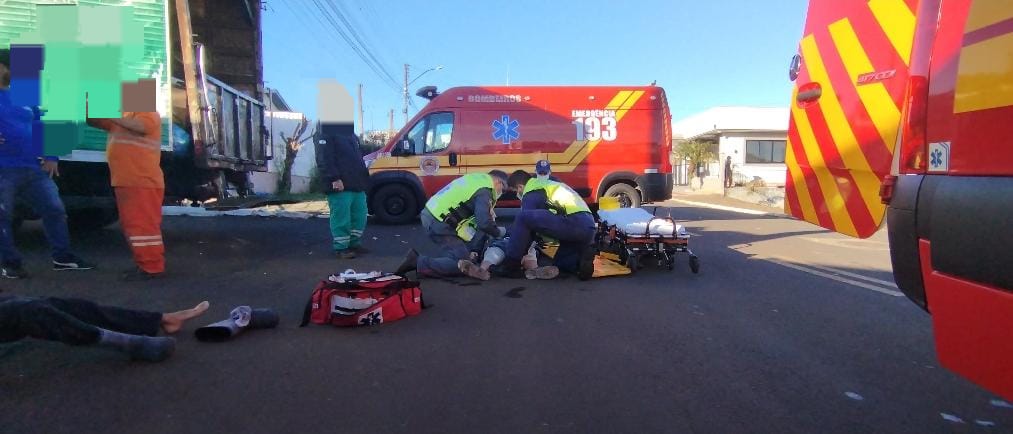 Acidente entre motocicleta e caminhão deixa dois jovens feridos em Xanxerê