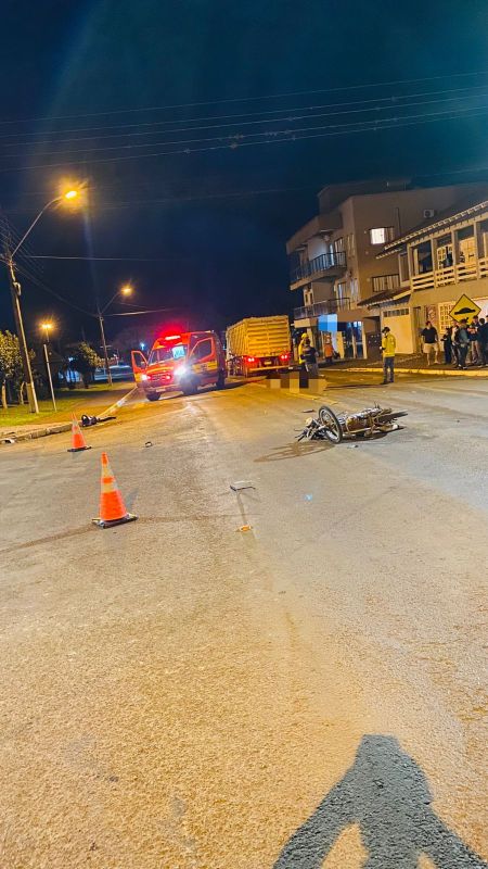 Colisão entre moto e carreta deixa um morto e um ferido em Bom Jesus
