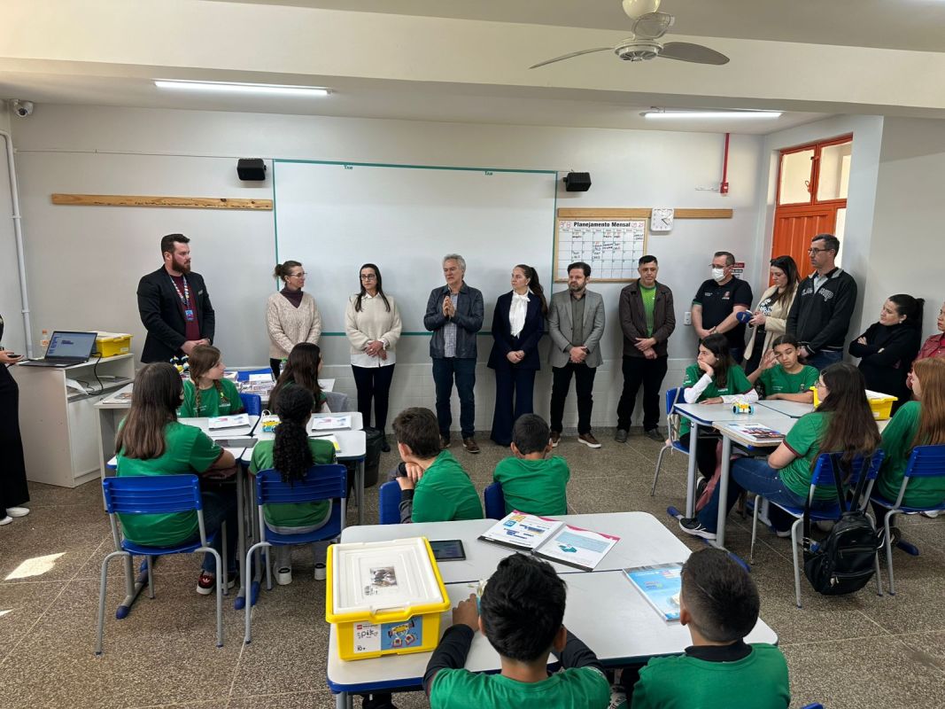 VÍDEO: projeto piloto de aulas de robótica é implantado em três escolas municipais de Xanxerê