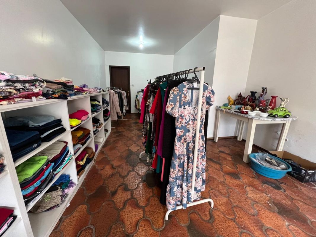 VÍDEO: bazar com diversas peças a valores especiais acontece no sábado (11), em Xanxerê