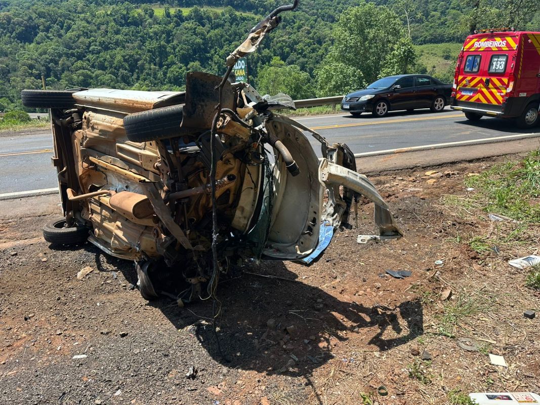 Jovem morre em colisão frontal entre carro e carreta caminhão na SC-157, no Oeste