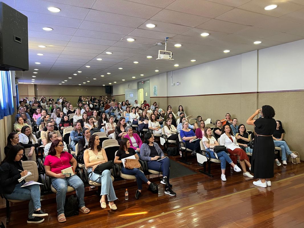 VÍDEO: qualificação profissional sobre triagem neonatal biológica reúne profissionais de saúde em Xanxerê