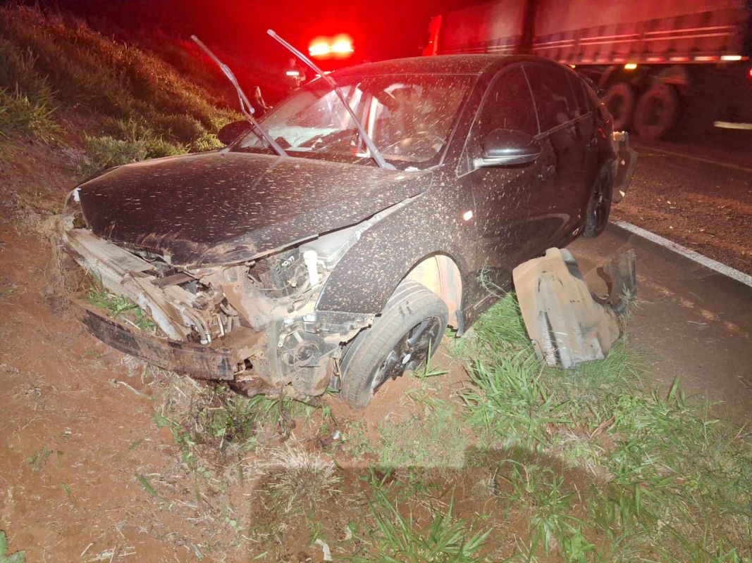 Condutora sem habilitação perde o controle e colide em barranco na SC-480, em Bom Jesus