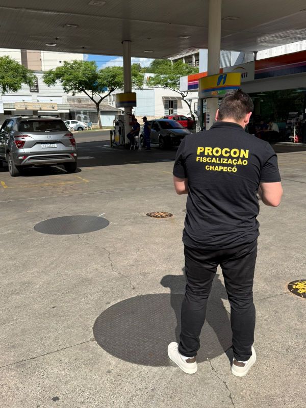 Procon de Chapecó realiza pesquisa sobre o preço dos combustíveis