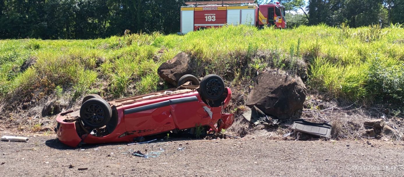 Duas mulheres ficam gravemente feridas após capotamento registrado na BR-282, no Oeste 