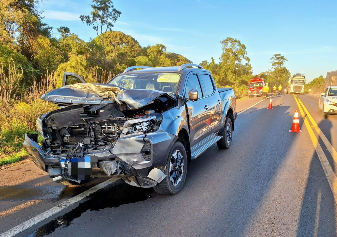 Acidente entre três veículos deixa dois homens feridos na BR-282, em Xanxerê