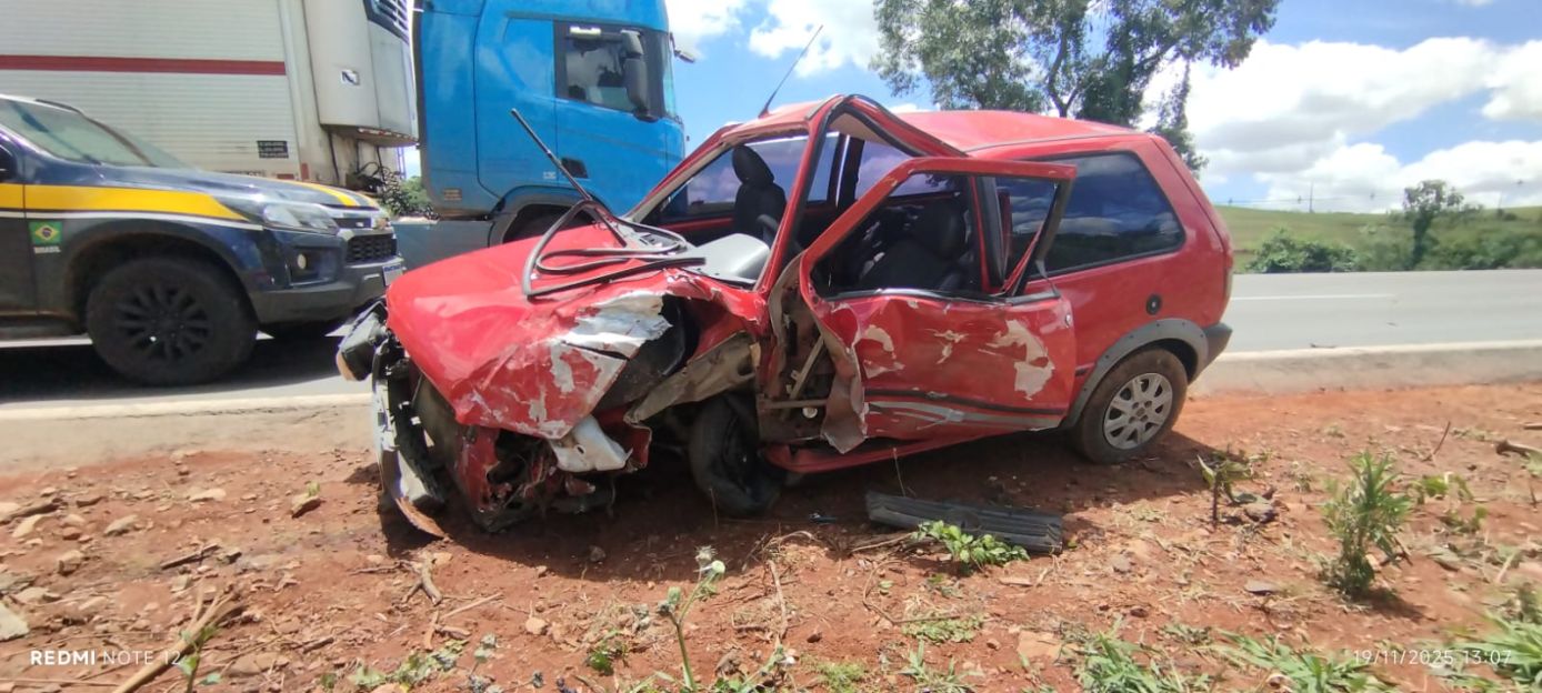 Colisão entre automóveis mobiliza equipes na BR-282 em Xanxerê