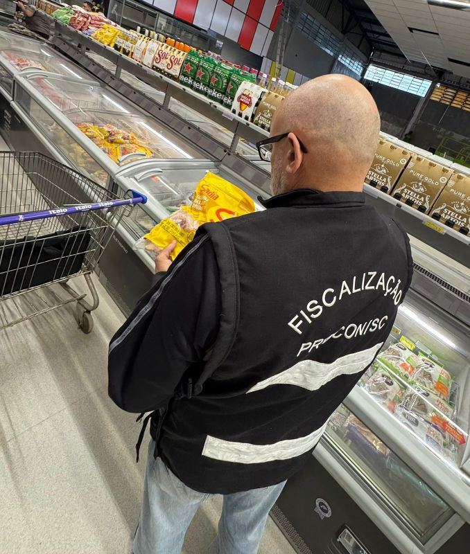 Procon realiza fiscalização em estabelecimento alimentício de Abelardo Luz após denúncia