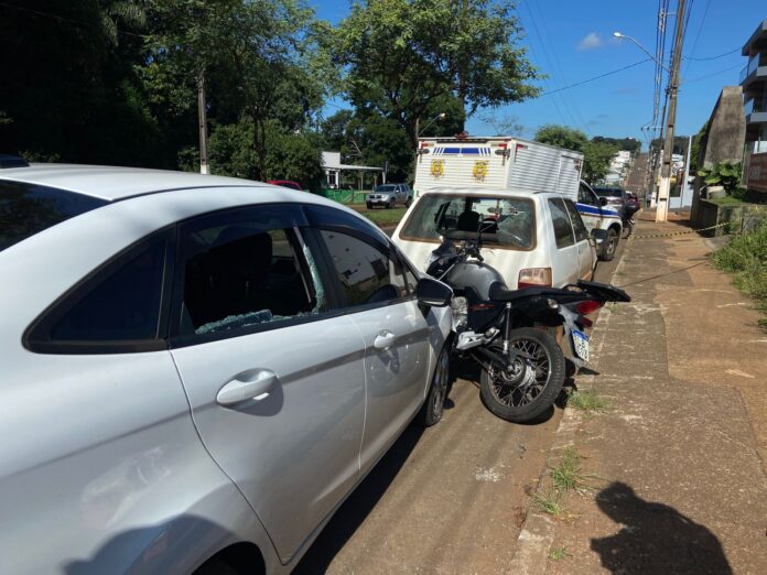 URGENTE: motorista morre após sofrer mal súbito e causar acidente em Chapecó