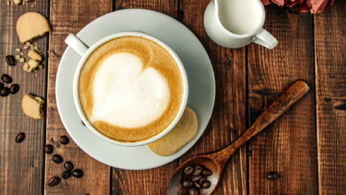 Café com leite pode trazer benefícios à saúde, apontam especialistas