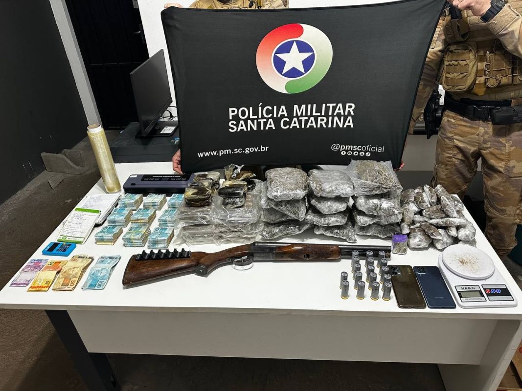 Homem é preso com mais de 11 kg de entorpecentes, arma e R$ 88 mil em dinheiro