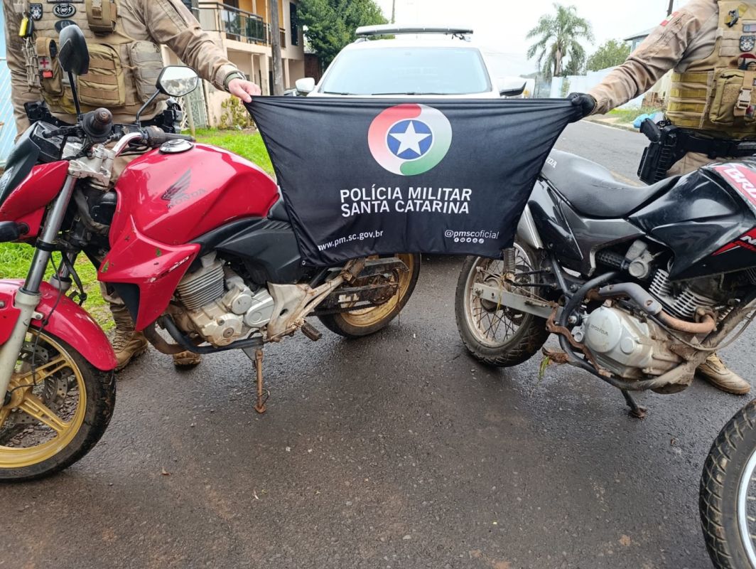 Polícia Militar recupera duas motocicletas furtadas e conduz jovem por receptação em Chapecó