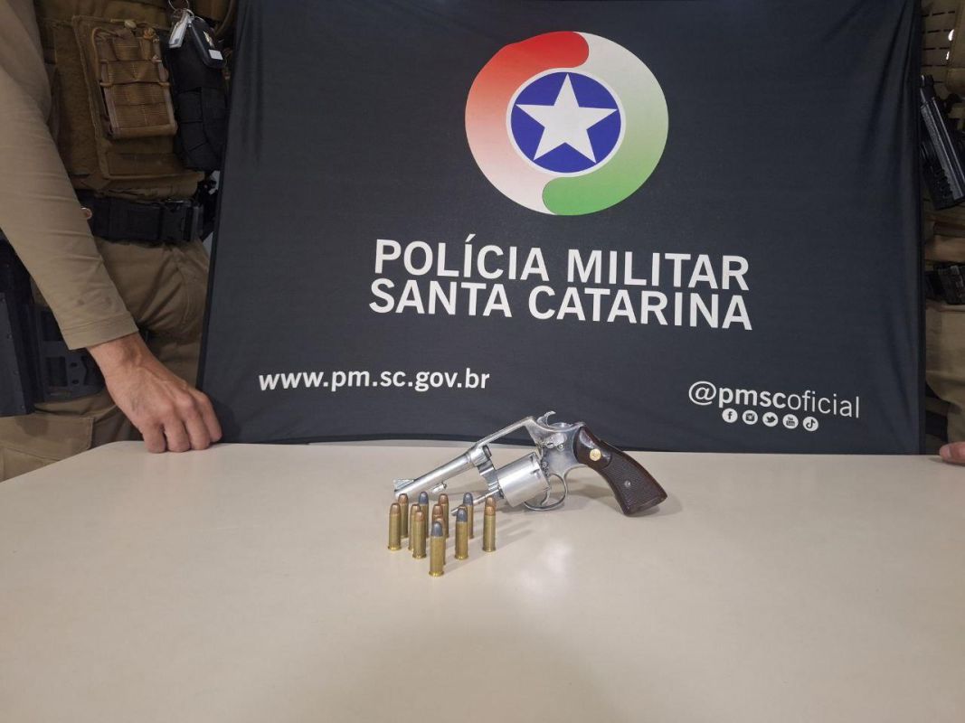 Jovem é detido por porte ilegal de arma de fogo, em Chapecó