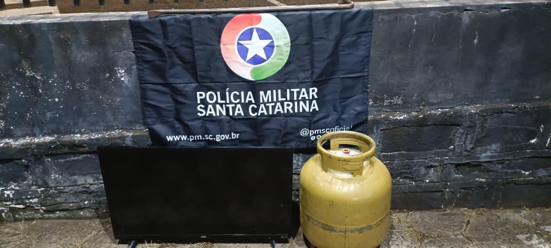 Casal é preso em flagrante após série de furtos e tentativa de levar carro em Galvão