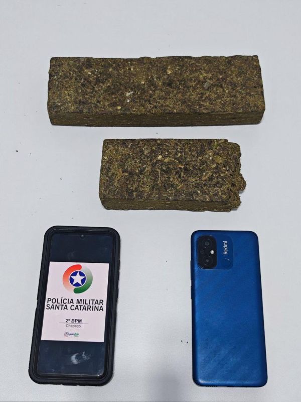 Homem é flagrado com um quilo de maconha e detido por tráfico de drogas em Chapecó