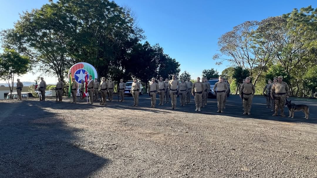VÍDEO: policiais do 30º Batalhão de Polícia Militar recebem homenagens e condecorações 