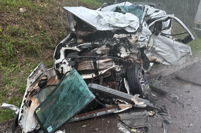 Outras duas pessoas ficaram feridas. (Fotos: Portal Éder Luiz)