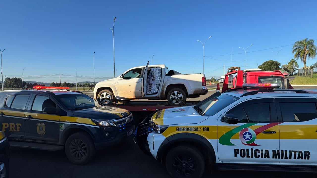 PRF e PMRv apreendem caminhonete carregada com 30 mil maços de cigarros contrabandeados