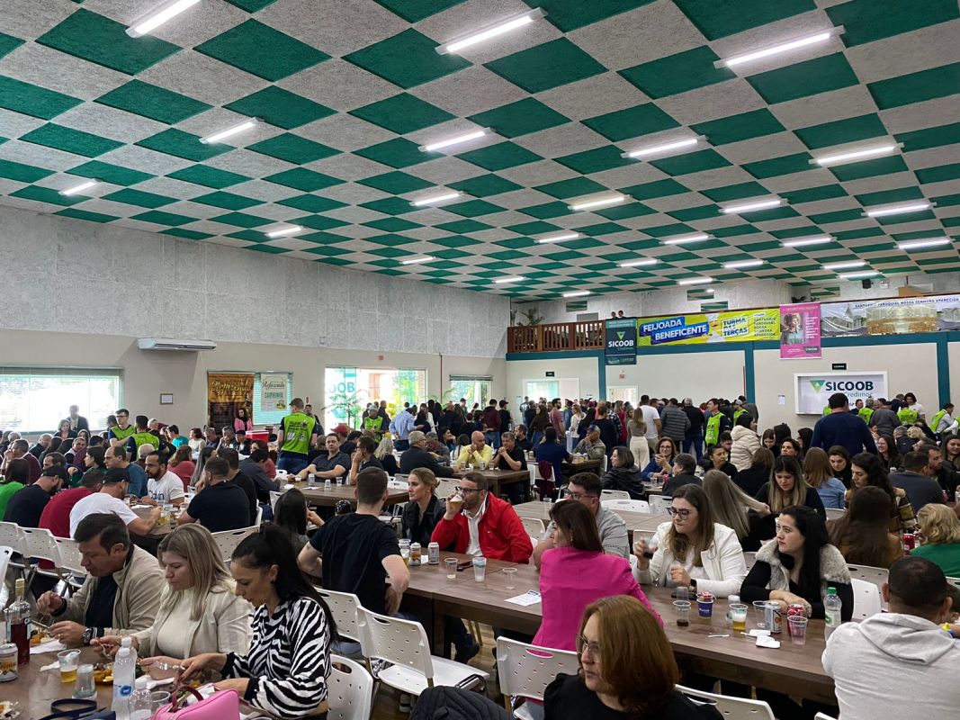 Turma das Terças/Sicoob Credimoc promove mais uma Feijoada Beneficente