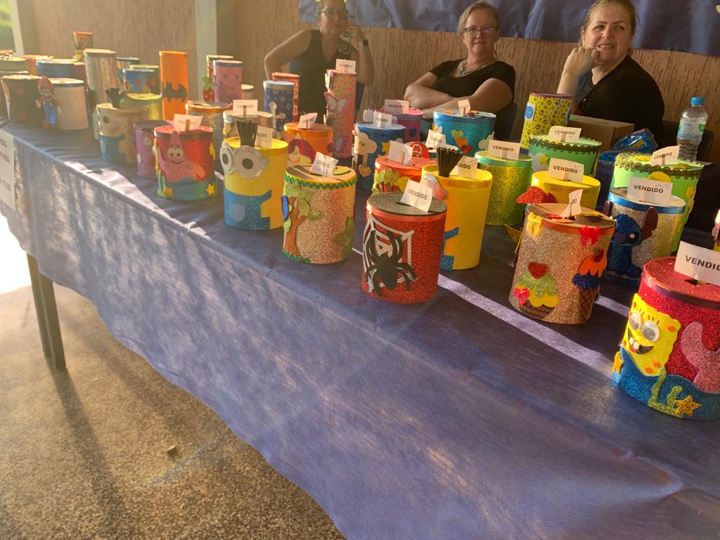 VÍDEO: feira de artesanato com materiais produzidos por alunos acontece na escola Janete Cassol, em Xanxerê