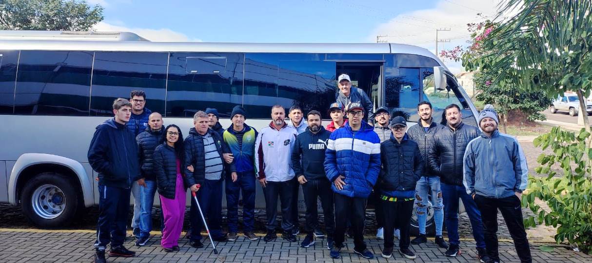 Atletas de Xanxerê embarcam para participar dos Parajasc