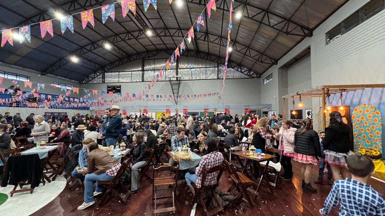 VÍDEO: Festa Junina do Colégio Expressivo reúne mais de 950 pessoas em Xanxerê