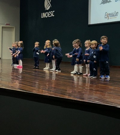 VÍDEO: Colégio Expressivo homenageia pais com noite especial em Xanxerê