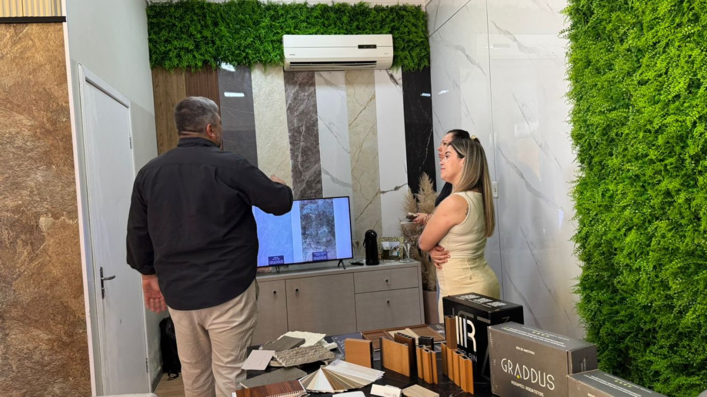 VÍDEO: MC Papéis de Parede apresenta novidades e lançamentos em parceria com a Graddus