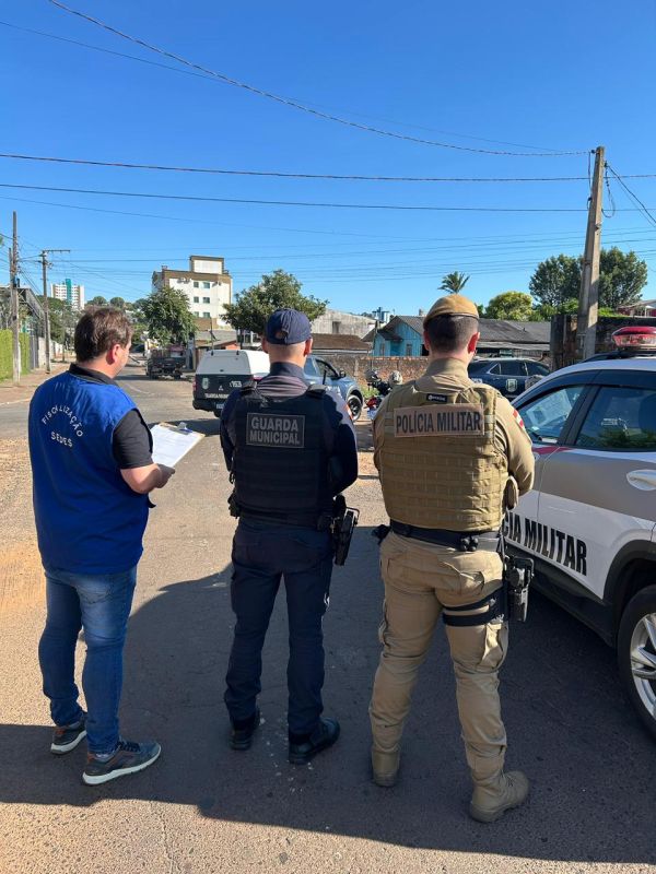 Operação em Chapecó fiscaliza ferros-velhos e empresas de reciclagem por suspeita de receptação de itens furtados