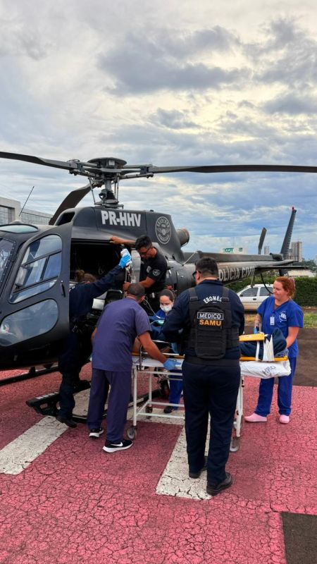 Homem fica gravemente ferido após tombamento de trator no interior de município do Oeste