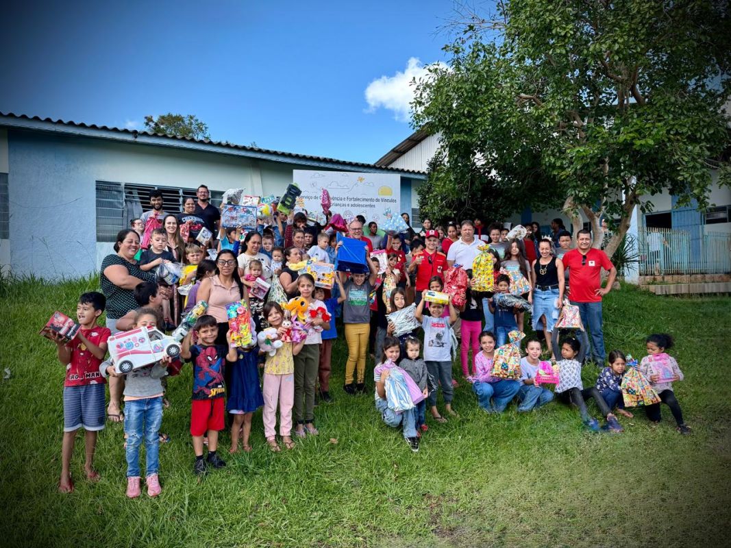 Crianças de Abelardo Luz são beneficiadas com doações da Cruz Vermelha