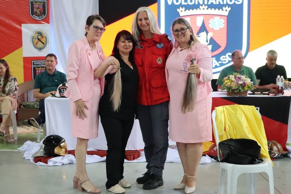 Subcomandante do Corpo de Bombeiros Voluntários de Arabutã quebra protocolo e emociona em cerimônia de formatura