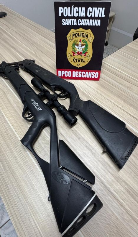 Polícia Civil apreende armas de homem após ele ameaçar ex-companheira por não aceitar fim do relacionamento 