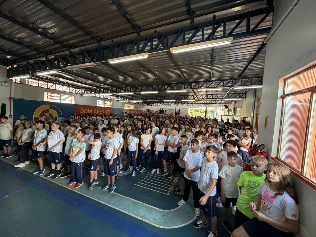 VÍDEO:&nbsp; Volta às aulas cheia de alegria no Colégio Expressivo em Xanxerê e Xaxim