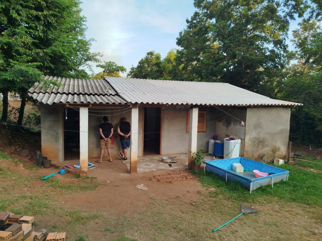 Polícia Civil cumpre dois mandados de prisão por furto qualificado no Extremo-Oeste