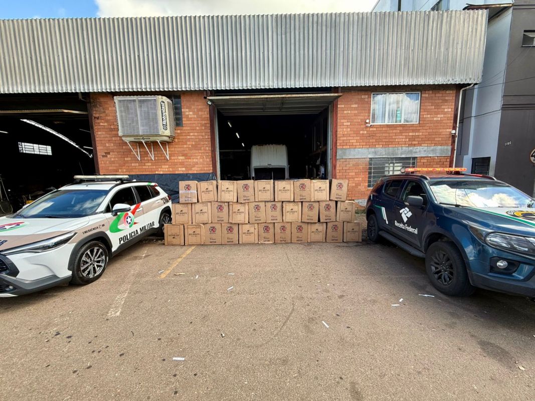 Homem é detido com 15 mil maços de cigarros contrabandeados em Pinhalzinho