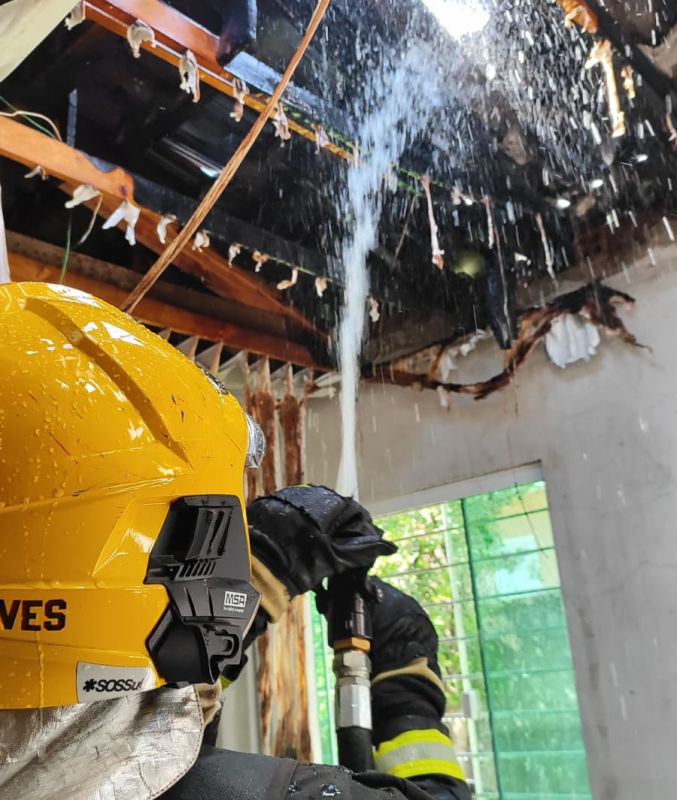 Princípio de incêndio atinge residência no bairro Santa Maria em Chapecó