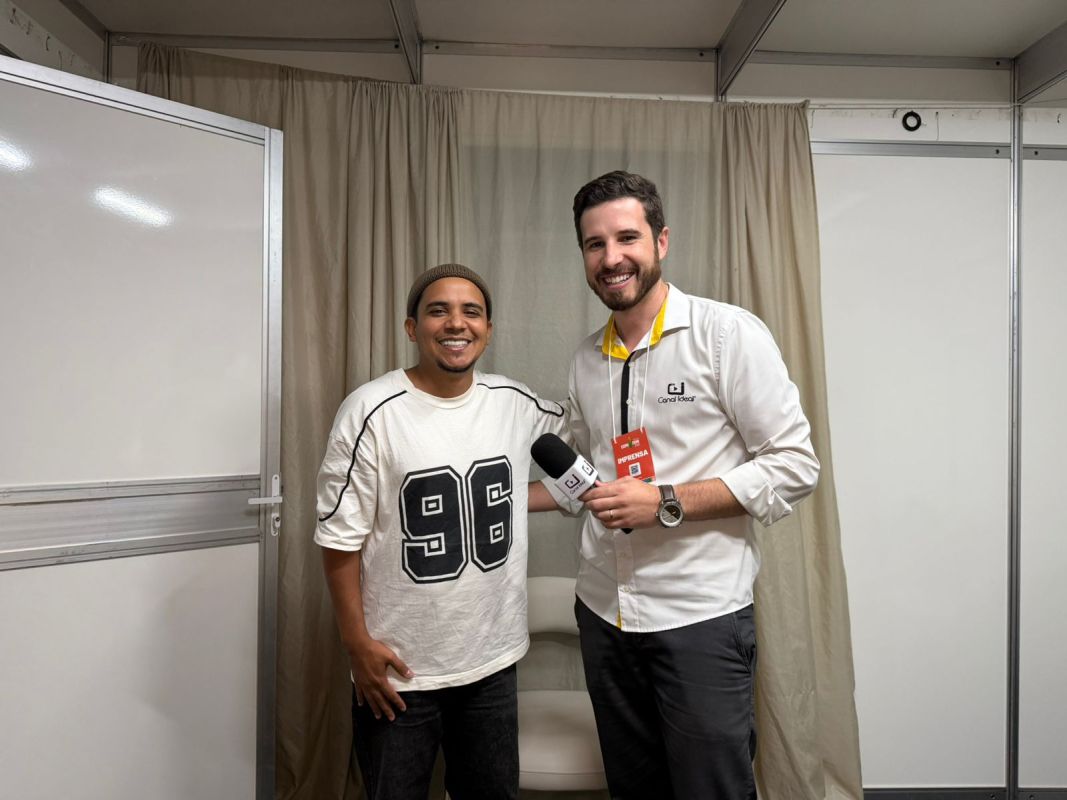 VÍDEO: Entrevista com o cantor gospel Felipe Rodrigues na ExpoFemi