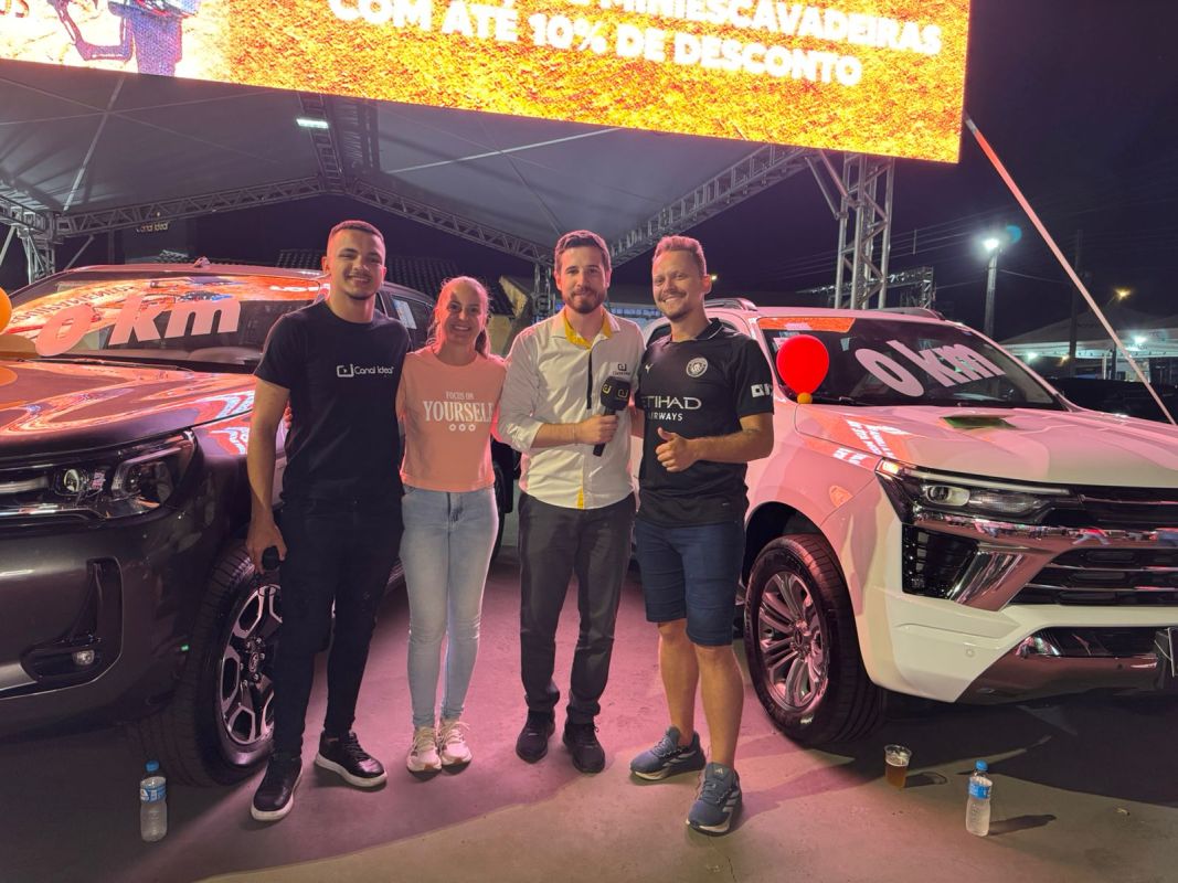 VÍDEO: Os Viventes movimentam estande da Ideal Veículos na ExpoFemi 2026