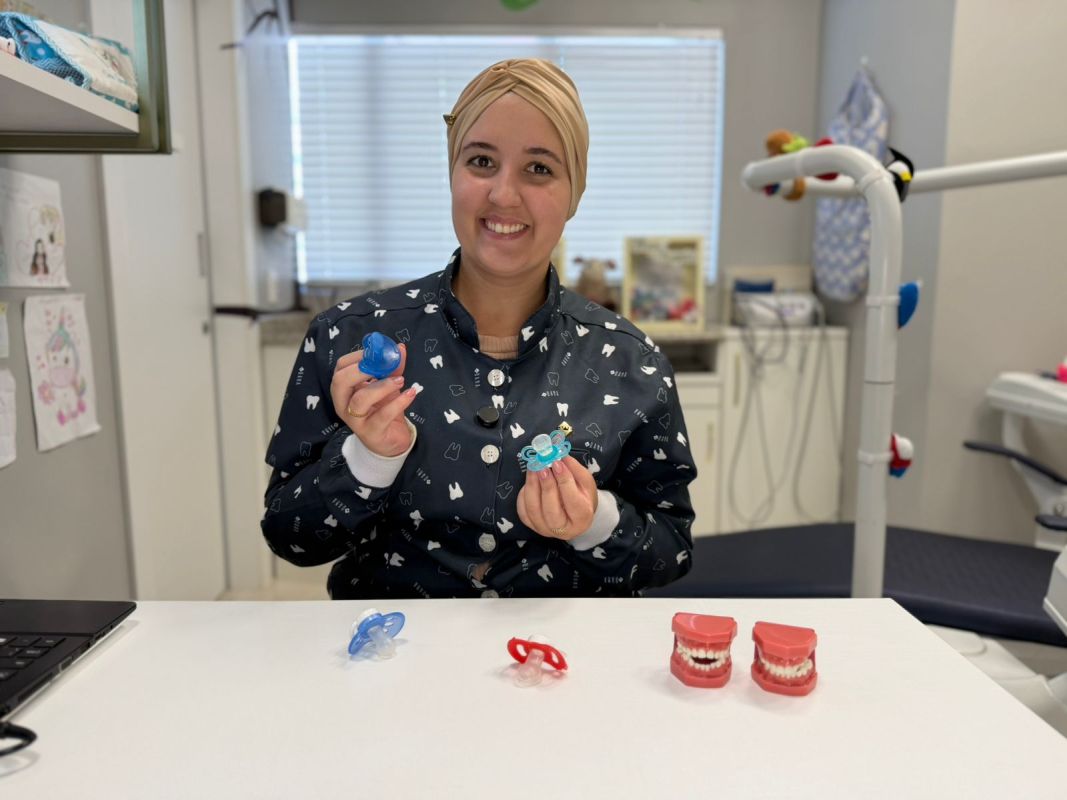 VÍDEO: Até quando é seguro o uso da chupeta para o seu bebê?