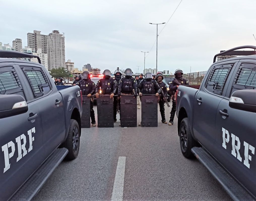 VÍDEO: Justiça proíbe bloqueios em rodovias e acessos a portos no Litoral Norte de SC