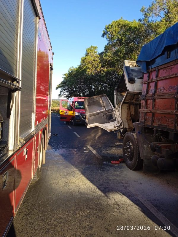 Incêndio atinge caminhão na SC-355 em Água Doce