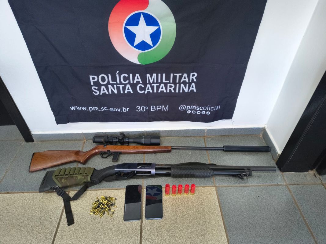 Agressões contínuas levam à prisão e apreensão de armas no interior de Faxinal dos Guedes